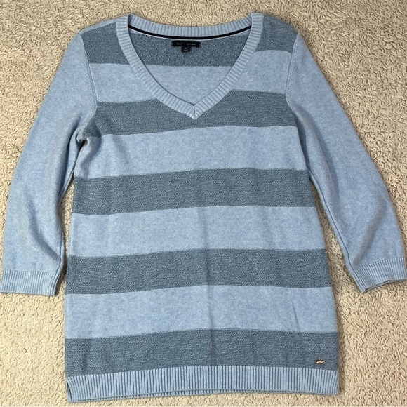 Tommy Hilfiger Pale Blue/Gray Blue Striped V-Neck Sweater Sz M Prep Nautical - Picture 1 of 7